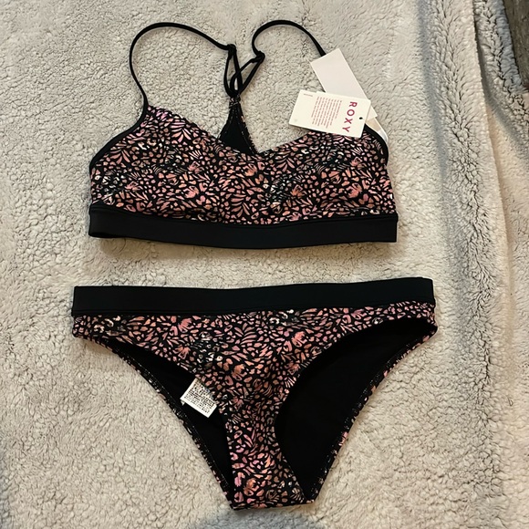 Roxy Other - NWT two piece Roxy swimsuit M